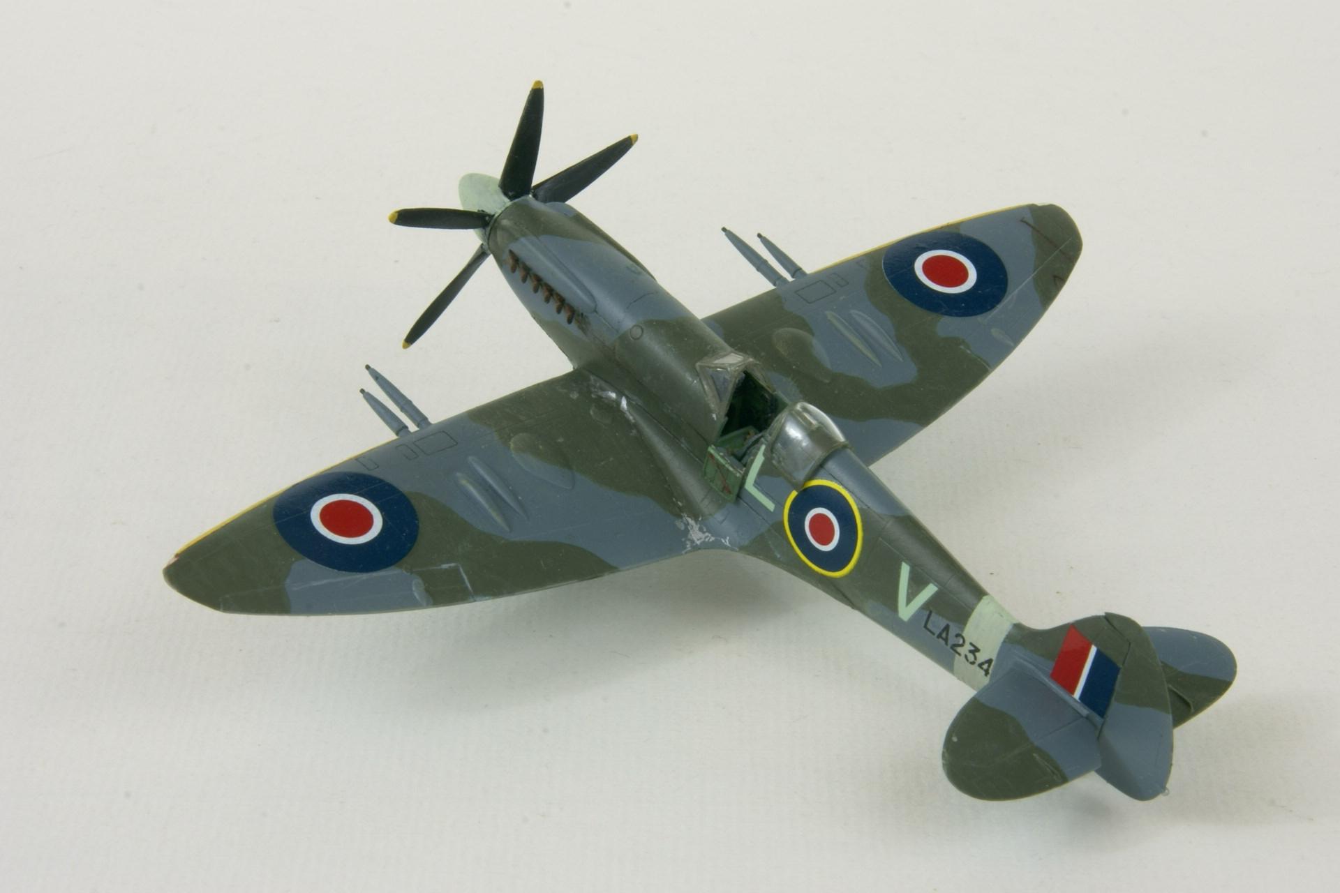 Supermarine spitfire 21 2