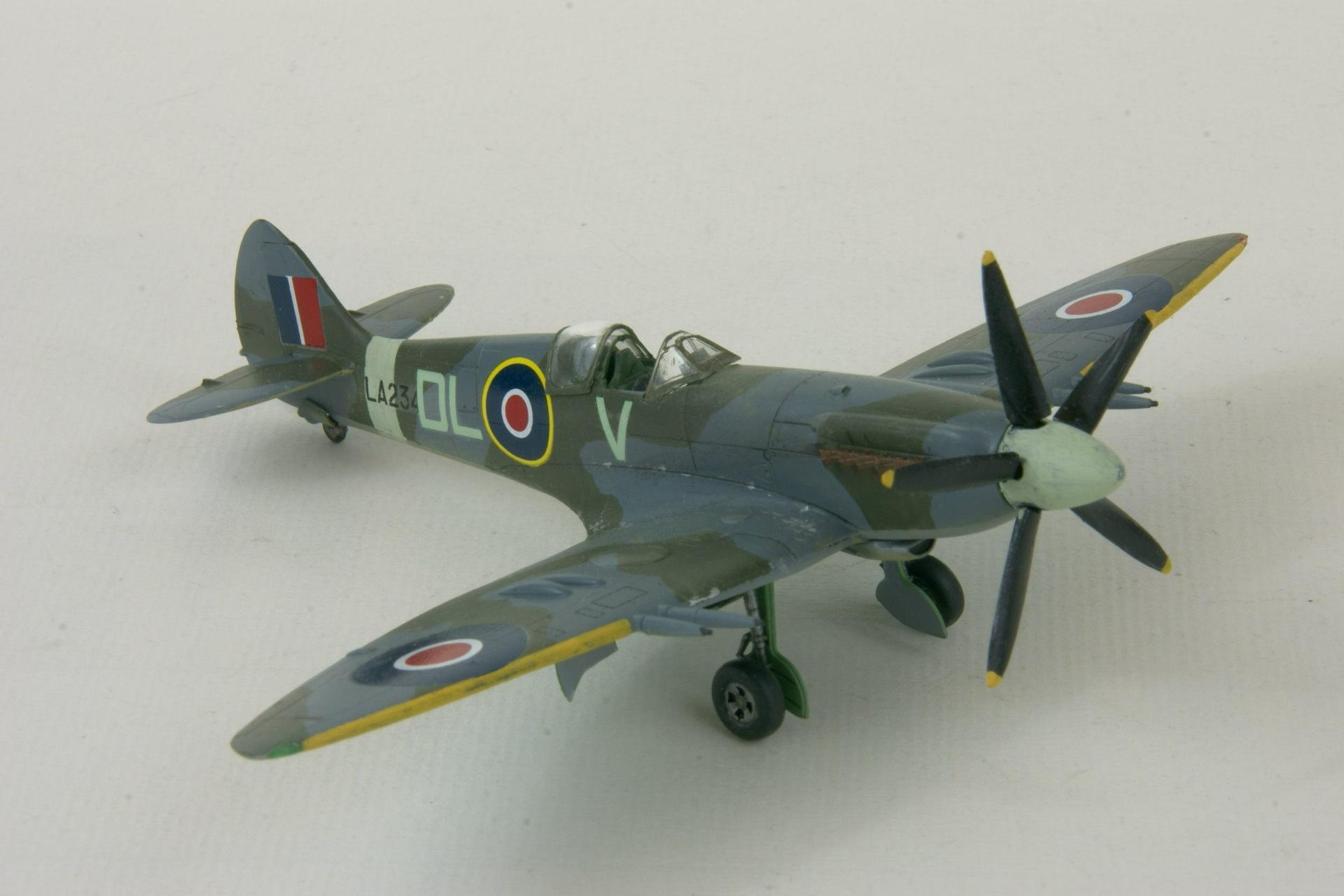 Supermarine spitfire 21 4